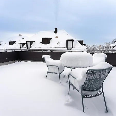 Tonirooms Penthouse Στράουμπινγκ