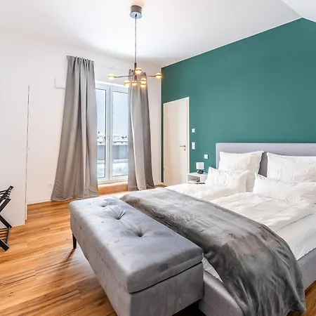 Tonirooms Penthouse *